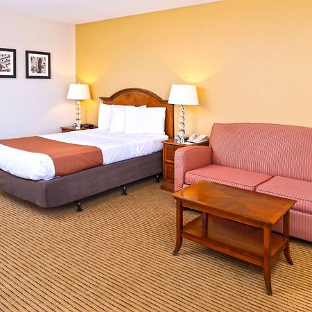 Americas Best Value Inn Plattsburgh Εξωτερικό φωτογραφία