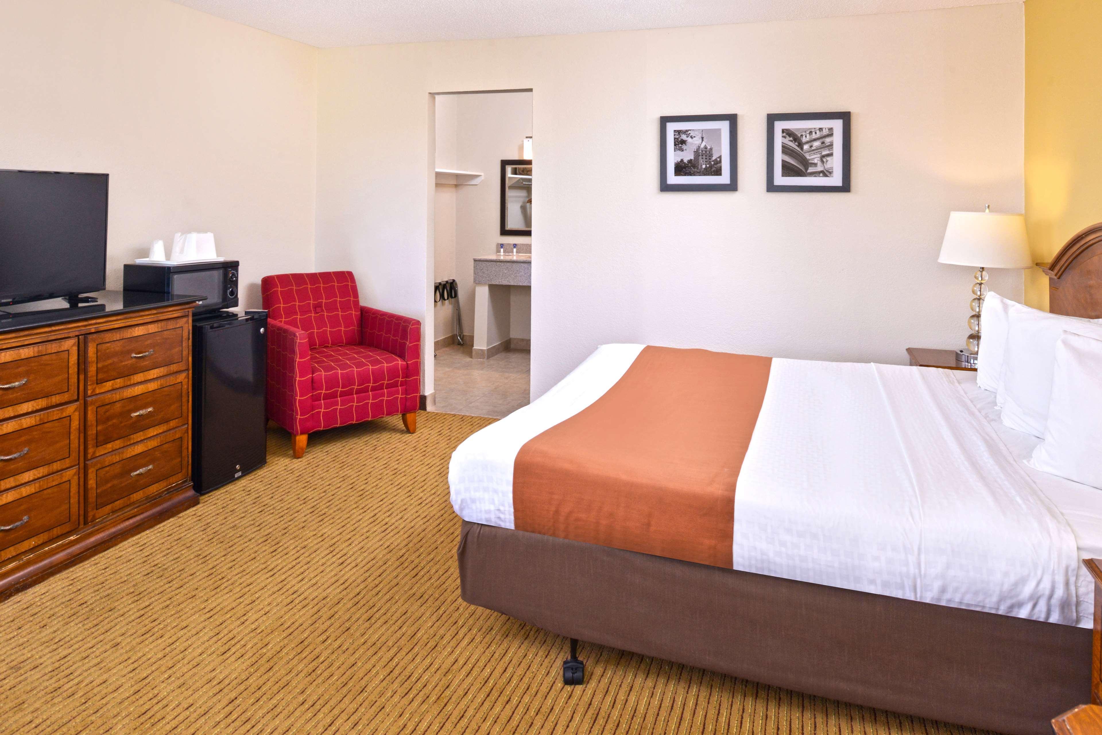 Americas Best Value Inn Plattsburgh Εξωτερικό φωτογραφία