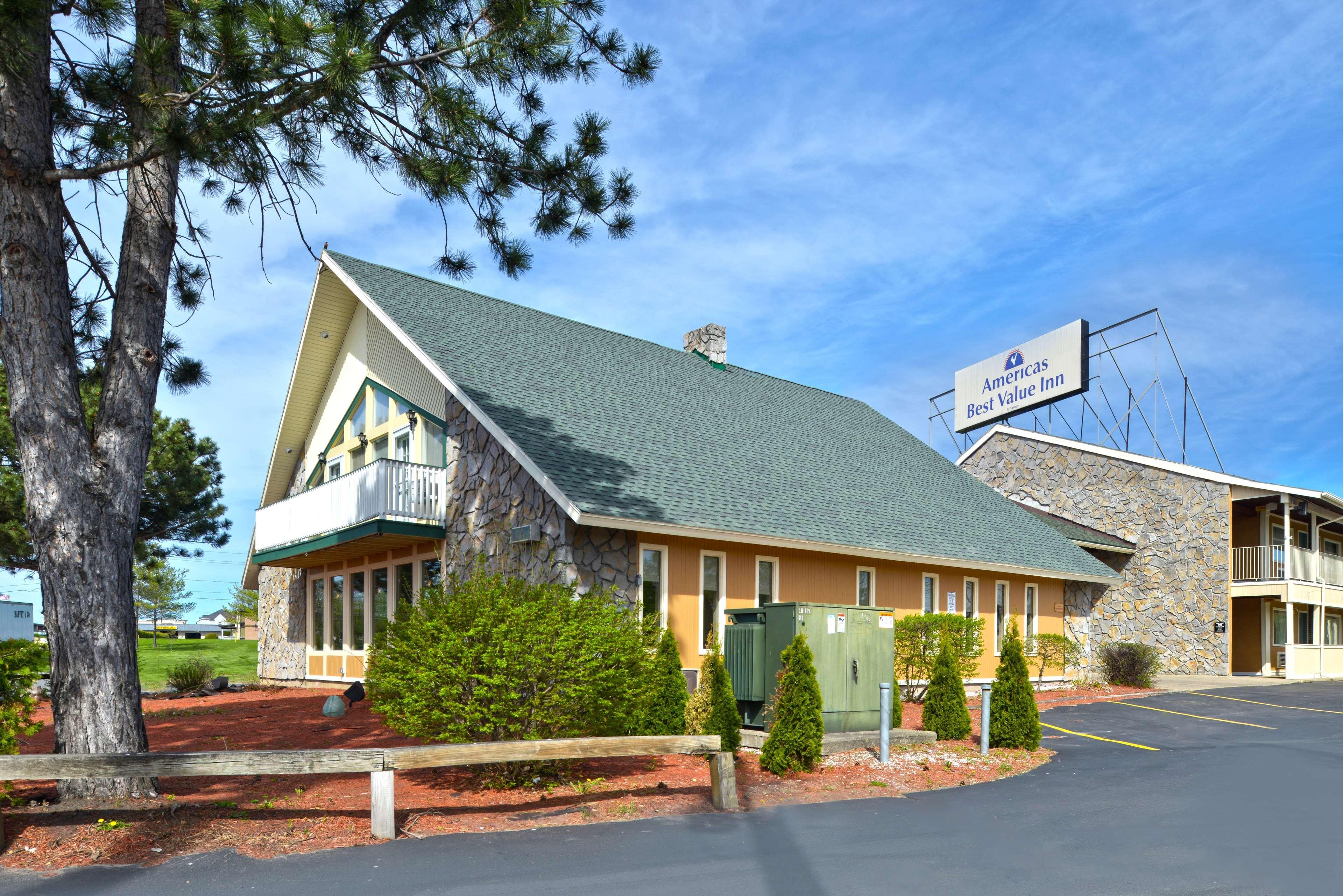 Americas Best Value Inn Plattsburgh Εξωτερικό φωτογραφία