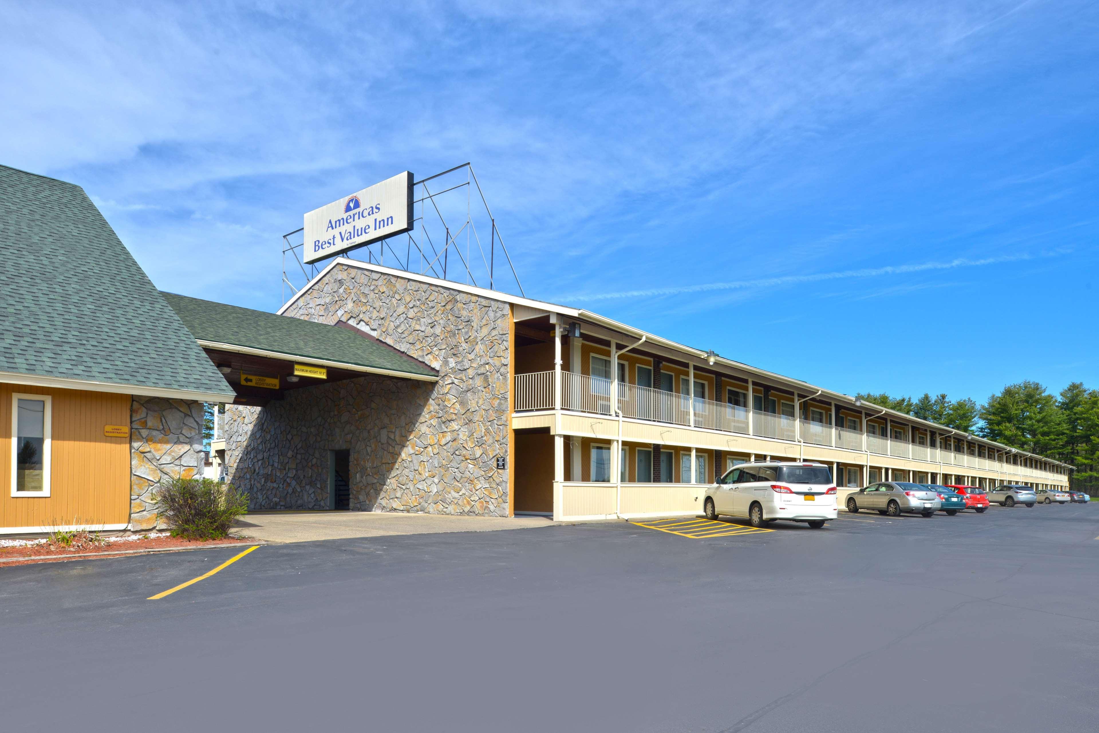 Americas Best Value Inn Plattsburgh Εξωτερικό φωτογραφία