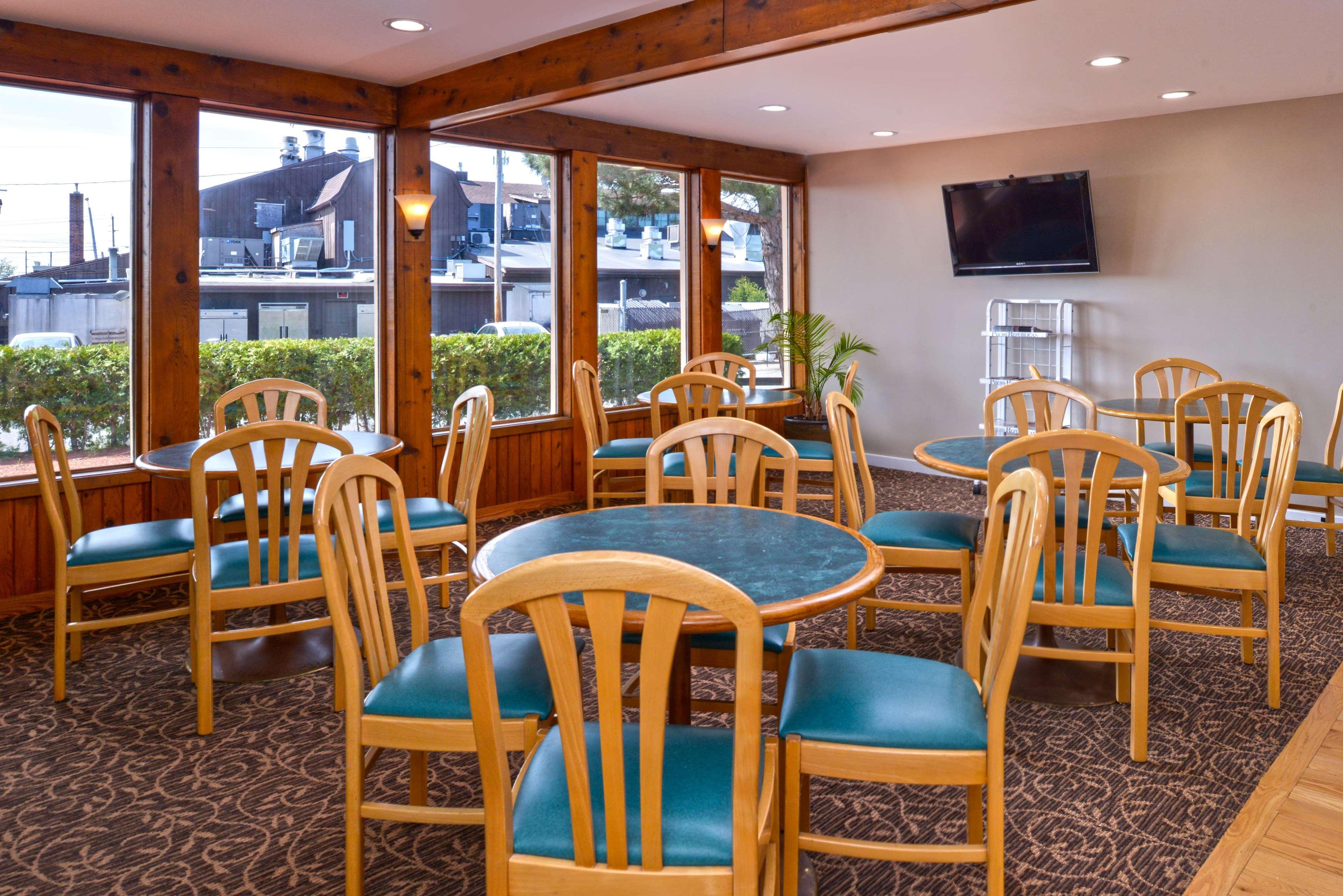 Americas Best Value Inn Plattsburgh Εξωτερικό φωτογραφία