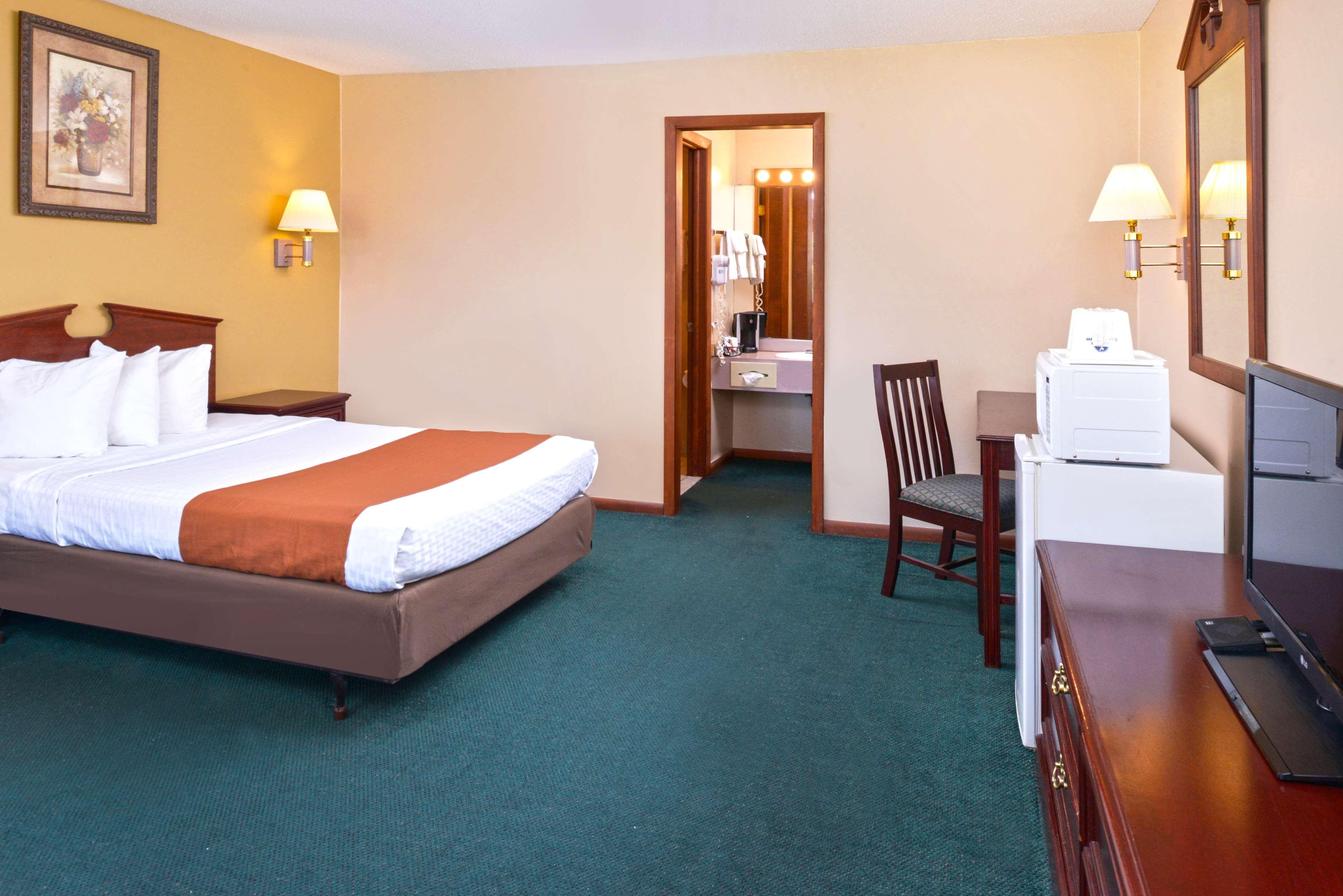 Americas Best Value Inn Plattsburgh Εξωτερικό φωτογραφία