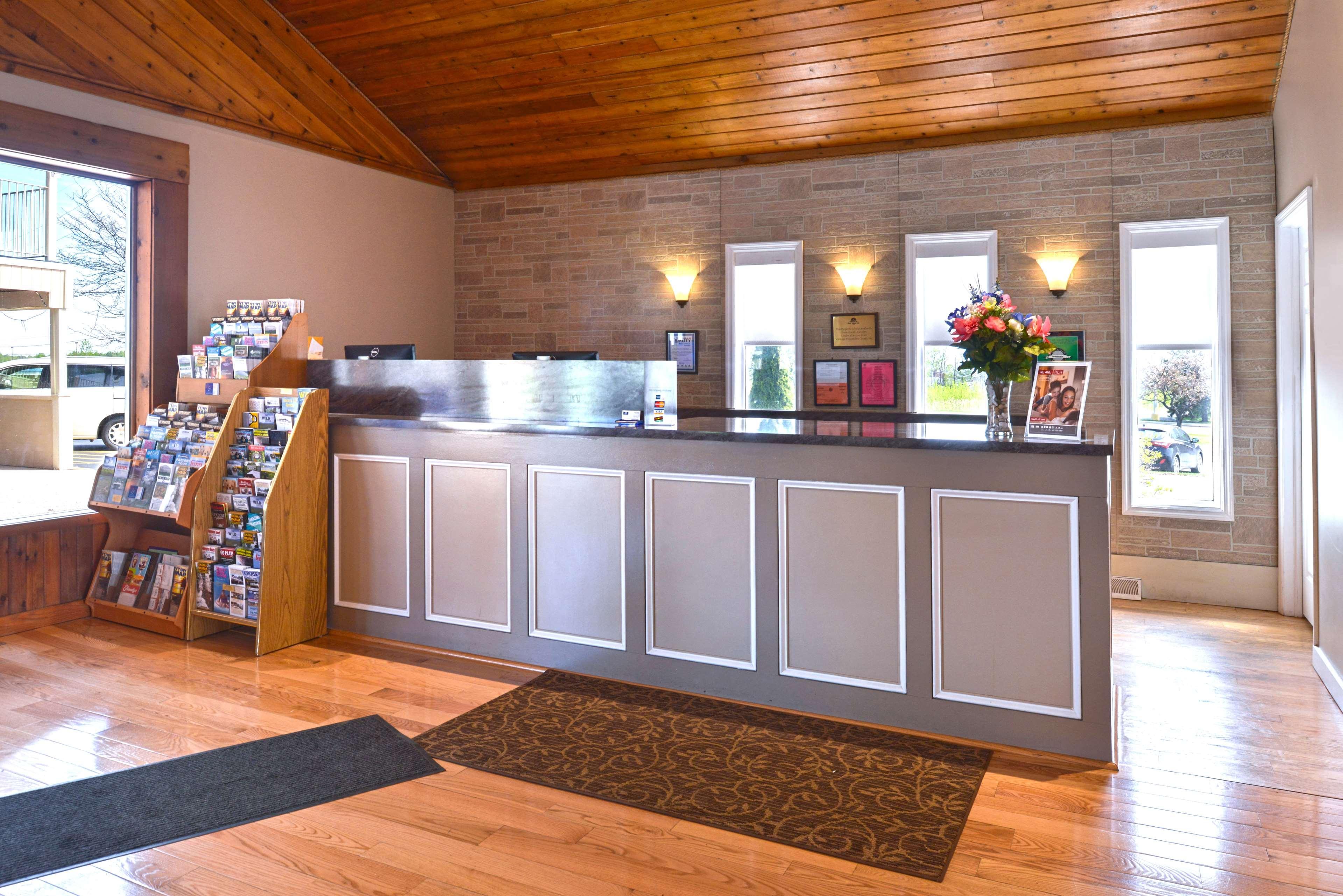 Americas Best Value Inn Plattsburgh Εξωτερικό φωτογραφία