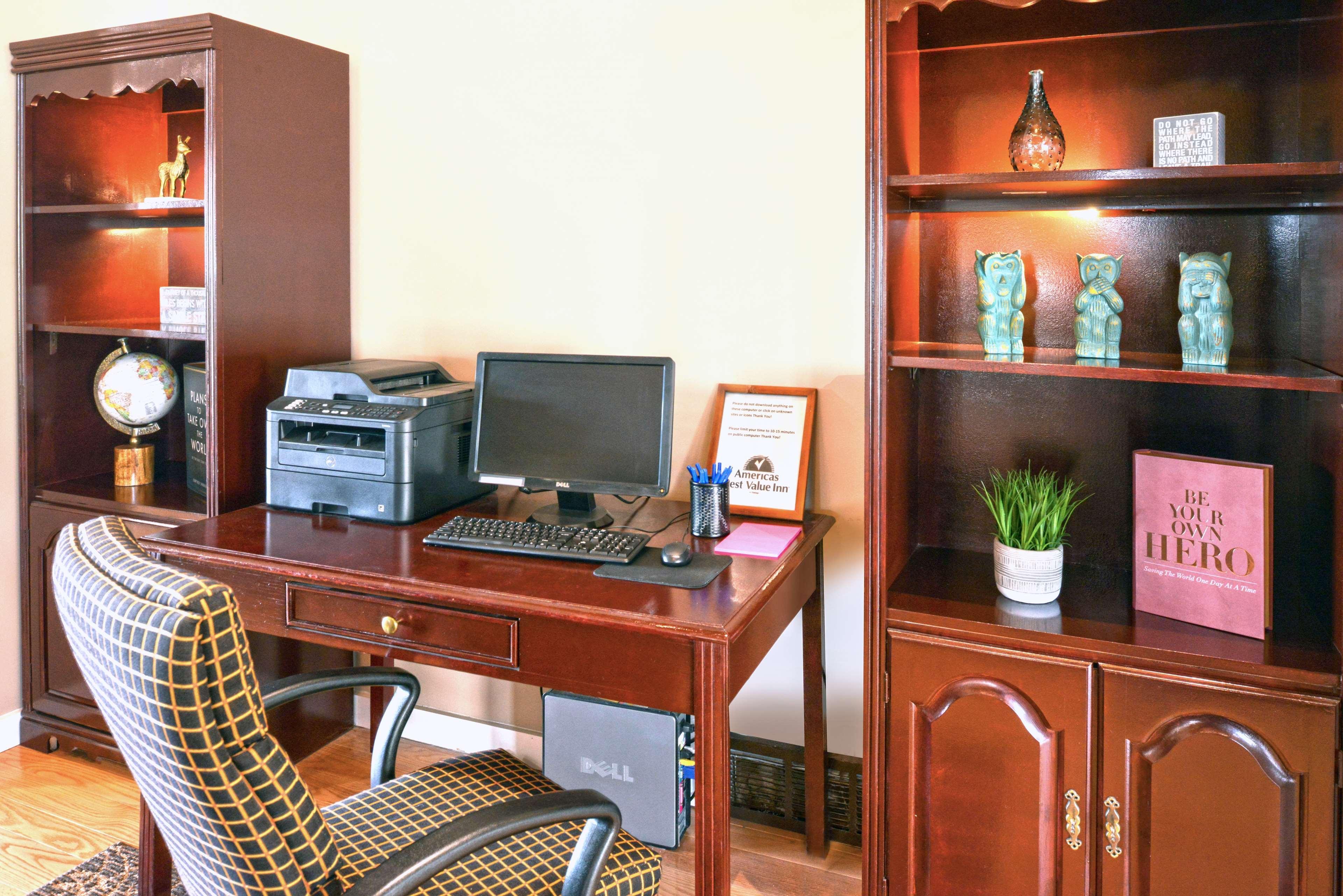 Americas Best Value Inn Plattsburgh Εξωτερικό φωτογραφία