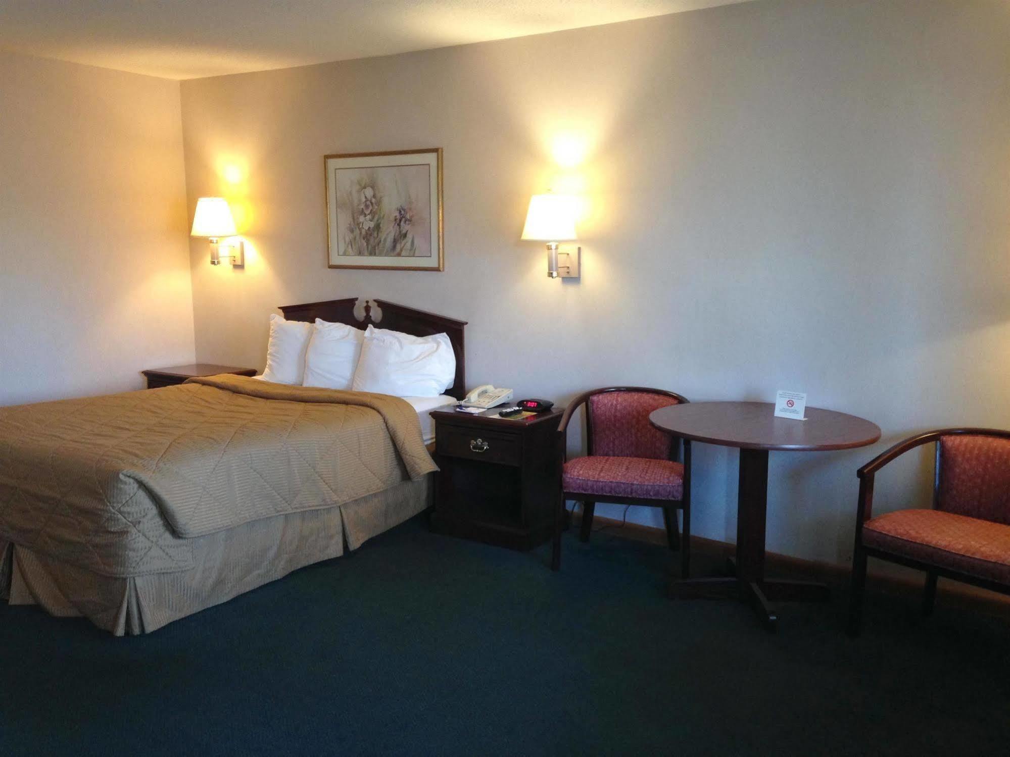 Americas Best Value Inn Plattsburgh Εξωτερικό φωτογραφία