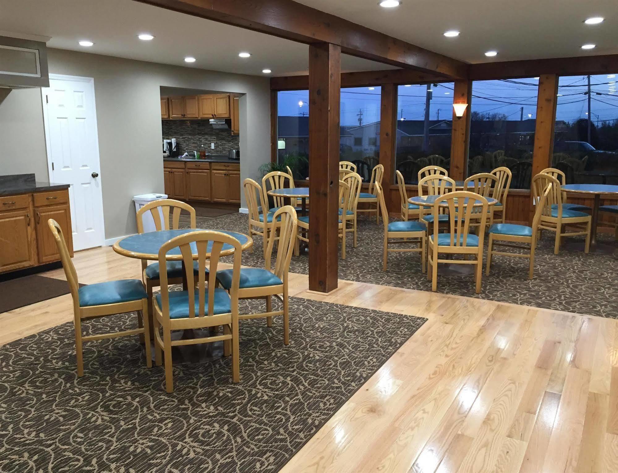 Americas Best Value Inn Plattsburgh Εξωτερικό φωτογραφία
