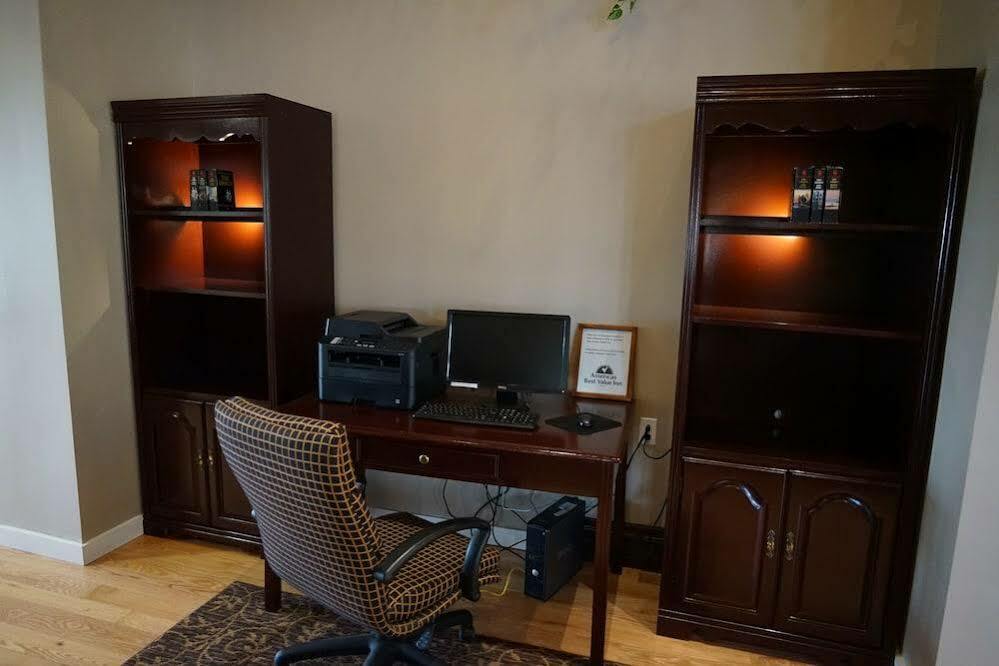 Americas Best Value Inn Plattsburgh Εξωτερικό φωτογραφία