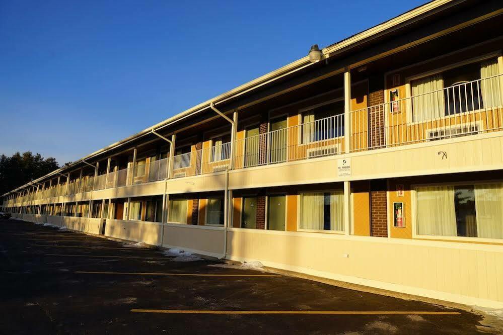 Americas Best Value Inn Plattsburgh Εξωτερικό φωτογραφία